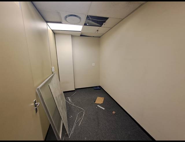 284M² OFFICE TO LET IN DUNKELD WEST